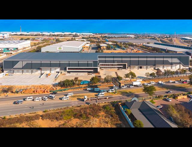 13,000M² WAREHOUSE TO LET IN LOUWLARDIA